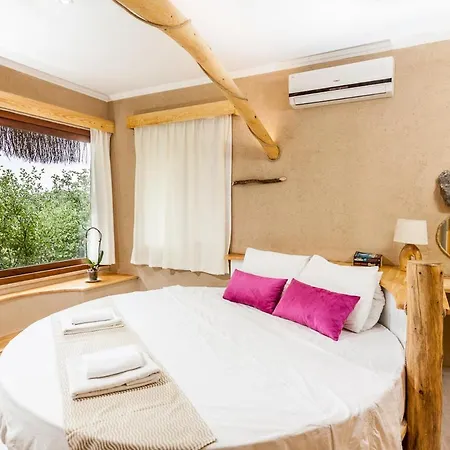 Vila Sleeps 2 Pool Air Con Wifi *